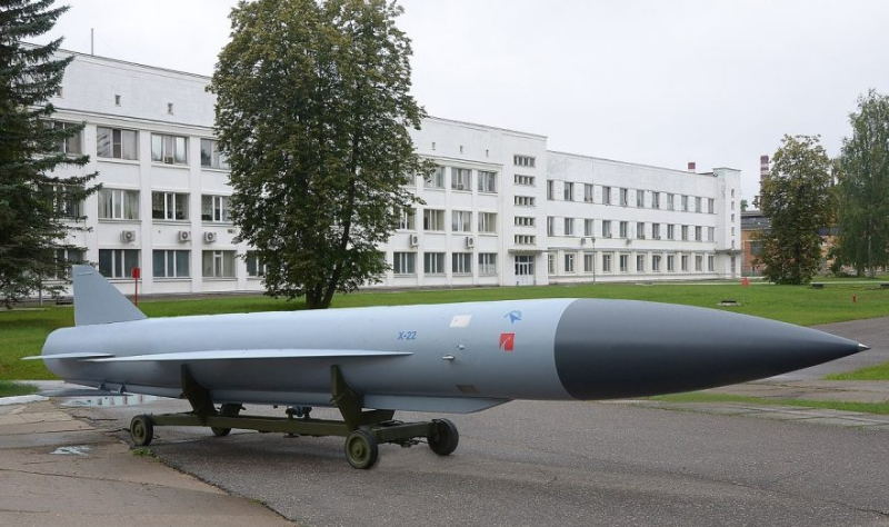 Генерал Бюлер: У ПВО Украины нет шансов сбить российскую ракету Х-22