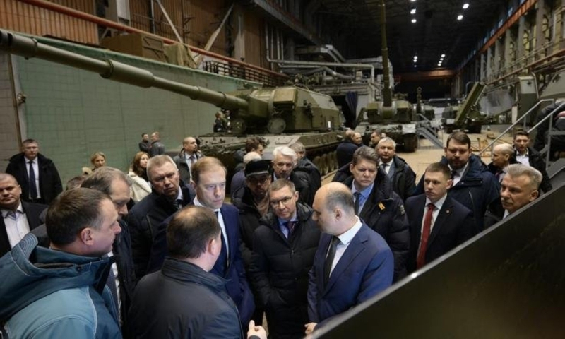 Глава Минпромторга Мантуров высоко оценил выполнение гособоронзаказа на уральских предприятиях