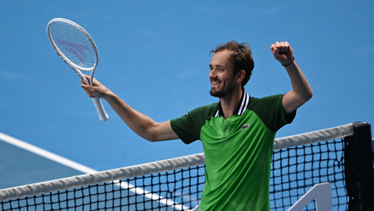Медведев совершил камбэк с 0:2 и обыграл Зверева в полуфинале турнира Australian Open &mdash; 2024