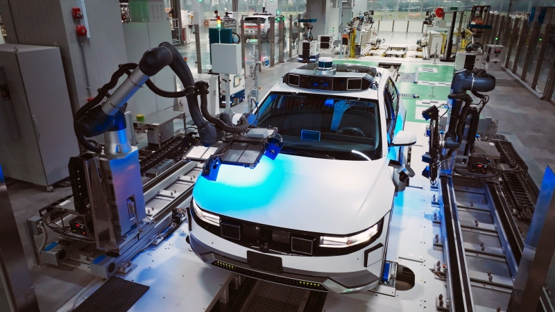 На заводе Hyundai в Петербурге начали собирать Solaris и Kia Rio