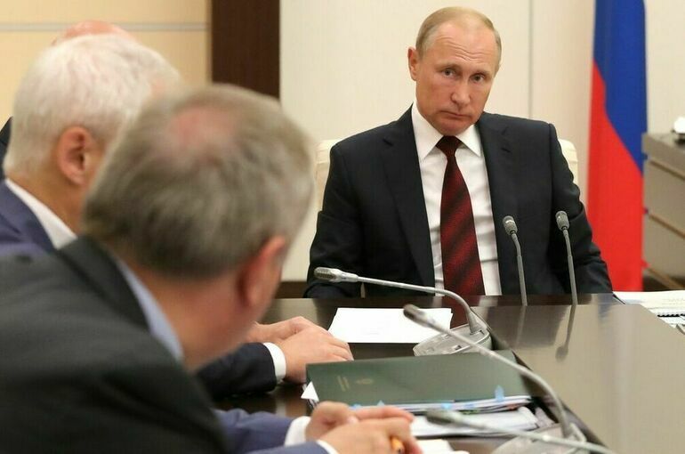 Путин допустил введение льготной ипотеки для работников оборонных предприятий