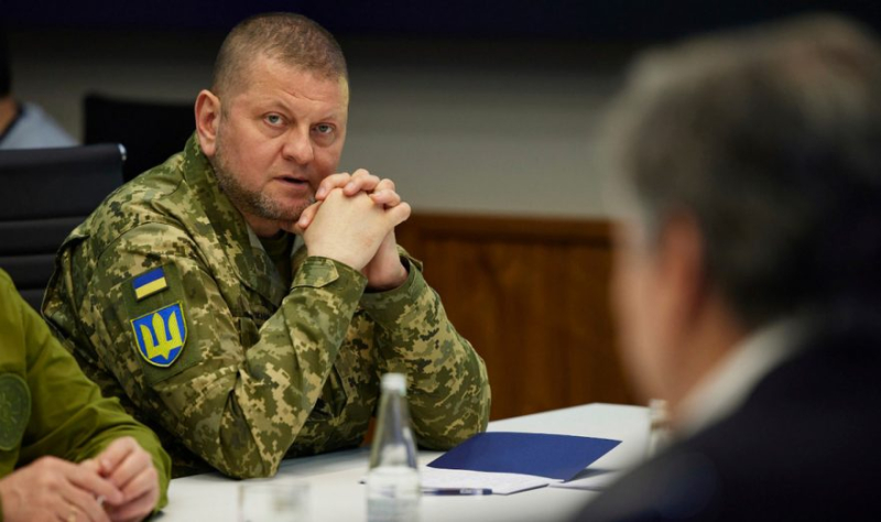 Столтенберг: НАТО не вмешивается в вопрос увольнения Залужного