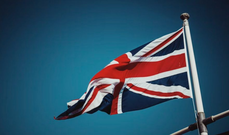 Экс-глава MI6 Дирлав: Британия ведет серую войну с Россией