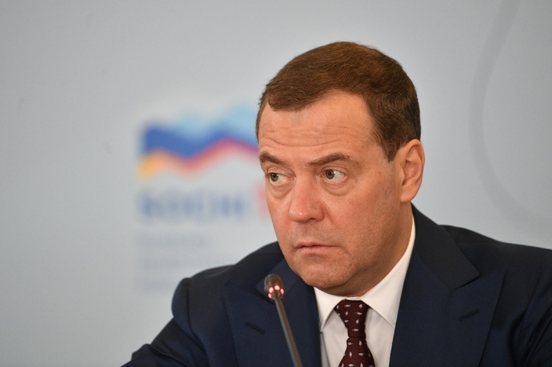Медведев заявил, что Германия снова становится заклятым врагом России