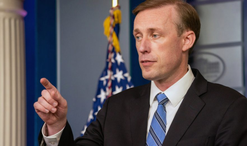 Секретная служба США ищет бросившего навоз к дому советника Байдена Салливана