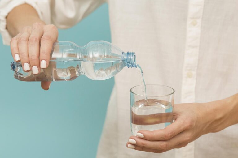 Диетолог рассказала, полезна ли вода с&nbsp;фруктами
