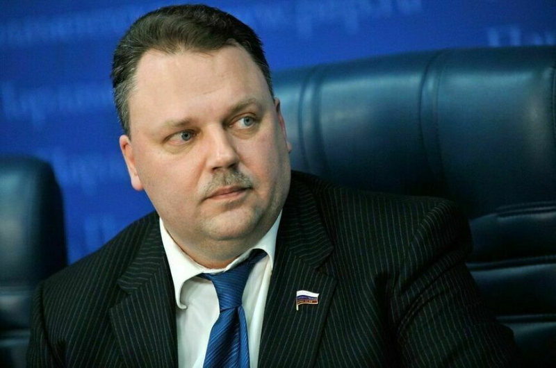 Туалетная бумага, швейные машины, аттракционы: какого оборудования нет в России?