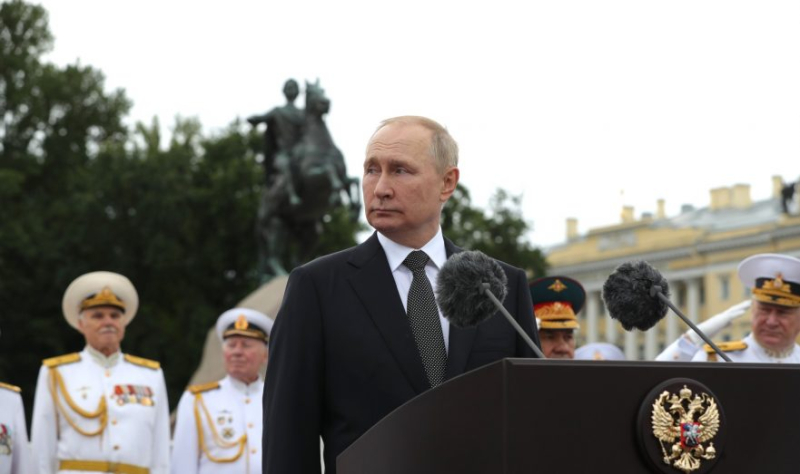 Пискарев назвал двойными стандартами отказ послов посетить инаугурацию Путина