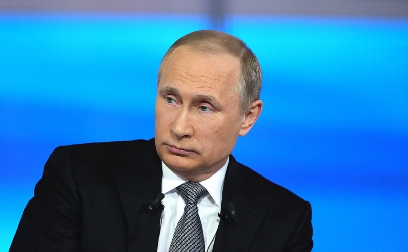 Путин приехал на пасхальную службу в храм Христа Спасителя