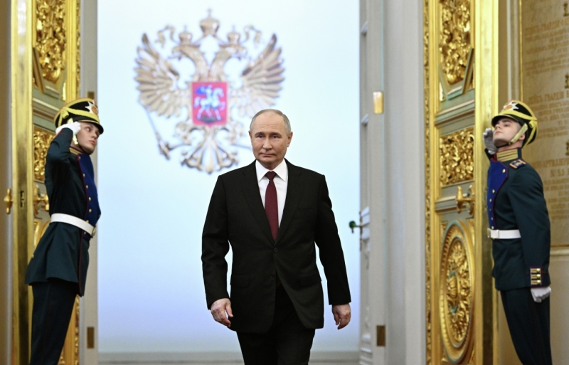 Владимир Путин официально вступил в права президента России