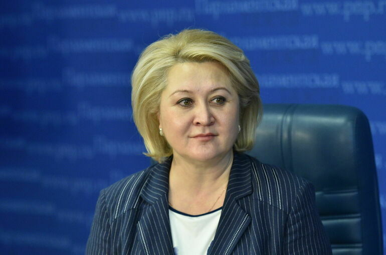 Сенатор Гумерова призвала регионы выполнить поручение по повышению зарплат педагогам
