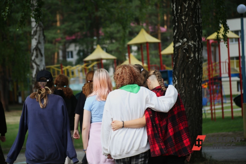 Больше 200 российских школьников отправили в Северную Корею за особые достижения