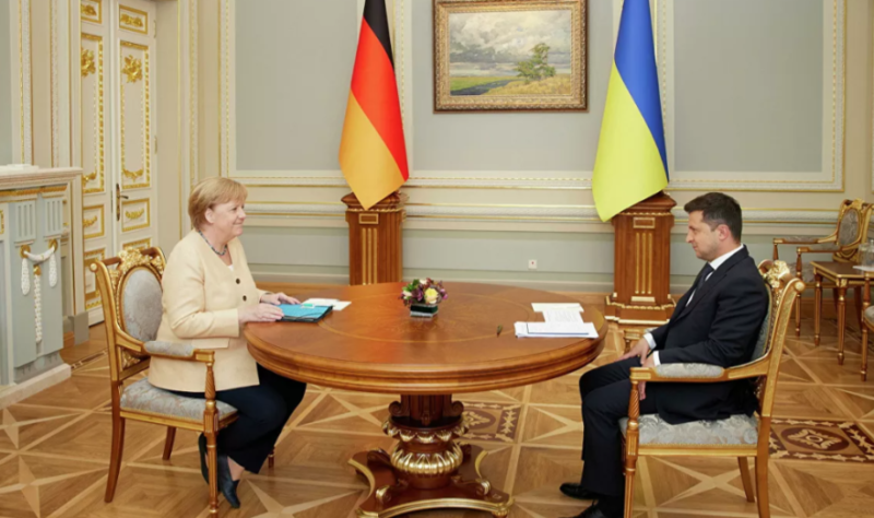 Орбан: Конфликт на Украине не начался бы, если Меркель оставалась у власти