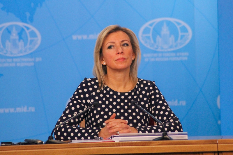 Захарова посоветовала Макрону все-таки искупаться в Сене