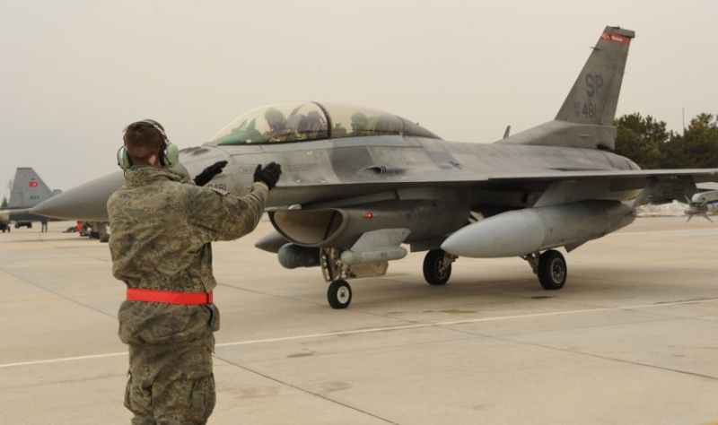 Политолог Слебода заявил, что истребители F-16 давно устарели