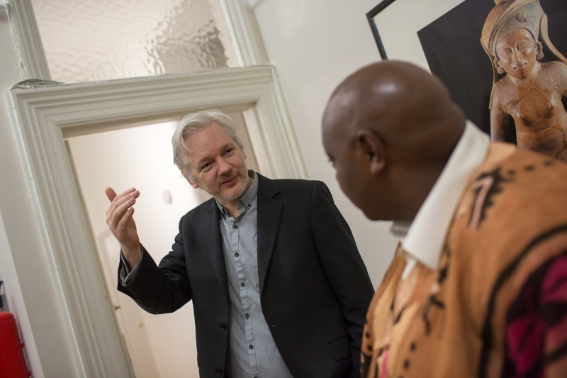 Отец основателя WikiLeaks Ассанжа: &laquo;Благодарен Путину за поддержку!&raquo;