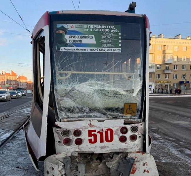 В Перми 19 человек пострадали при столкновении трамваев по вине уснувшего водителя