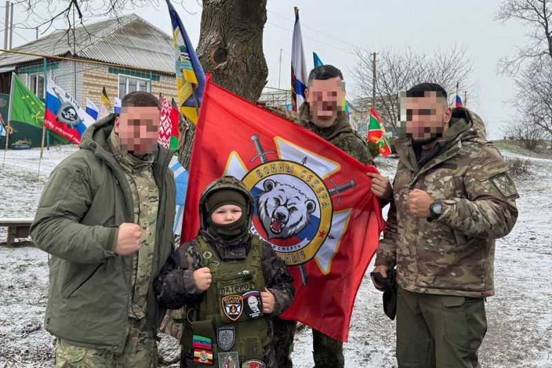 Бойцы ВС РФ поздравили курского мальчика, который каждый день провожает их в бой