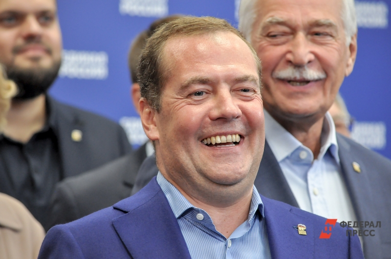 Медведев прокомментировал первые решения Трампа: &laquo;Нас не обмануть&raquo;