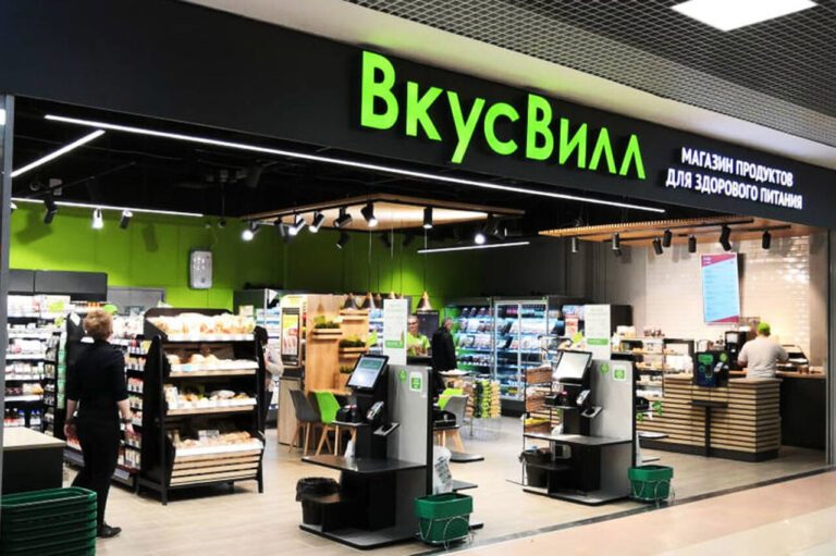 Торговая сеть &laquo;ВкусВилл&raquo; приостановила продажи кейс-торта &laquo;ДэнБош&raquo; после инцидента с пластиком