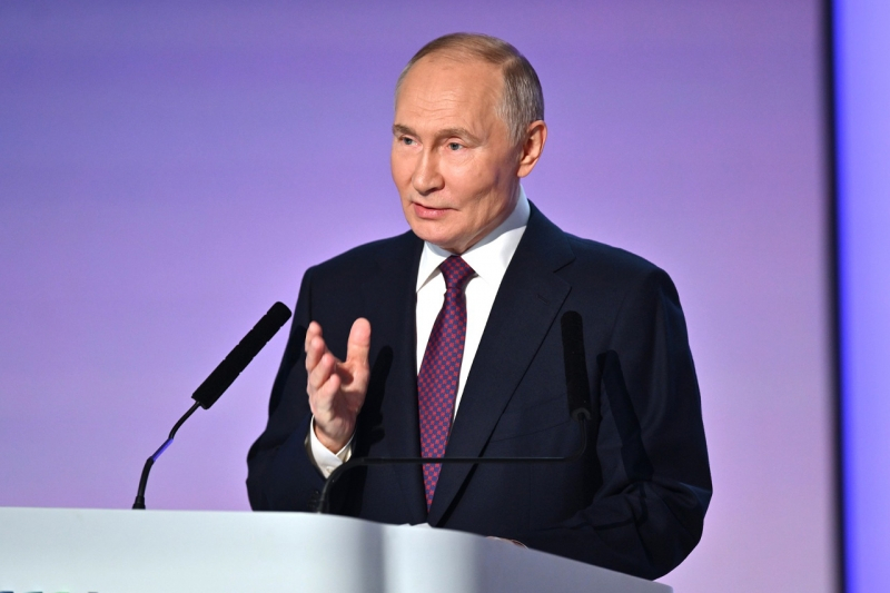Владимир Путин дал ряд поручений в сфере русского языка и литературы