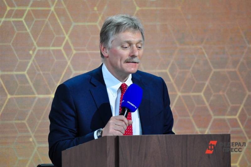Песков отреагировал на желание Макрона восстановить общение с Путиным