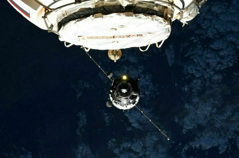 ЛДПР предложила разрешить космонавтам выходить на пенсию на 5 лет раньше