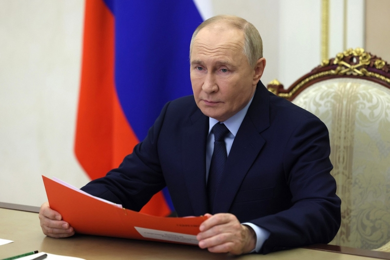 Путин подписал закон о наказании за дискредитацию Вооруженных сил России