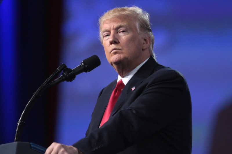 Трамп заявил о &laquo;вредоносных&raquo; действиях Москвы и продлил санкции Байдена