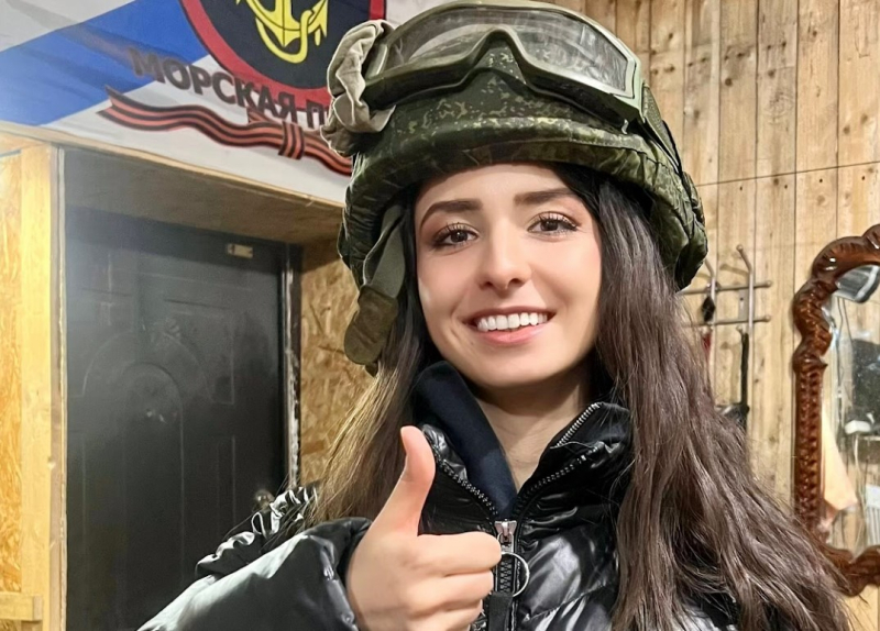 Песни для героев: певица Дэя выступила перед защитниками Родины в честь юбилея Великой Победы