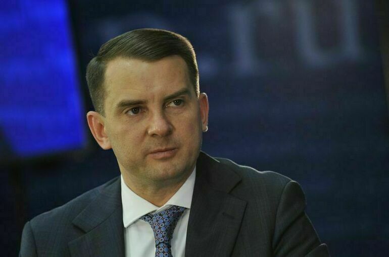 Депутат Нилов поддержал запрет на снижение премии более чем на 20% от зарплаты